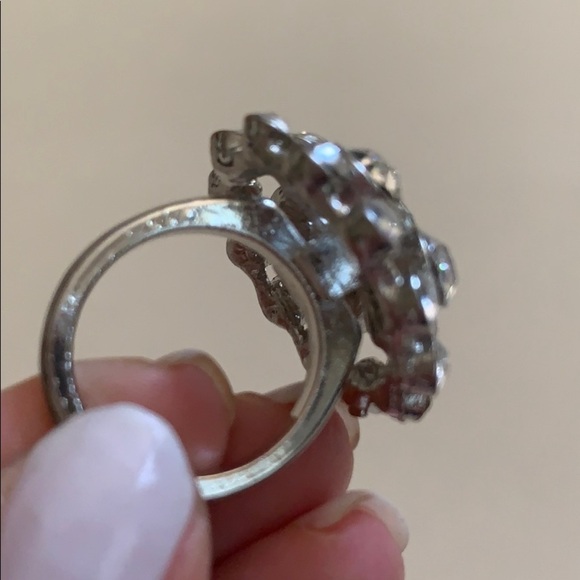 Silver Faux Diamond Circular Sunburst Ring Size 6 - Picture 4 of 5